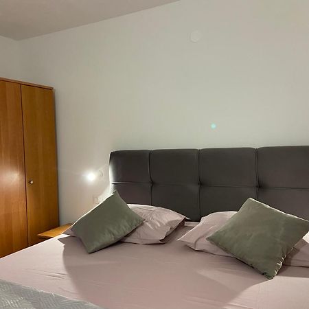 Apartmani Mara Rogoznica Rogoznica  Buitenkant foto